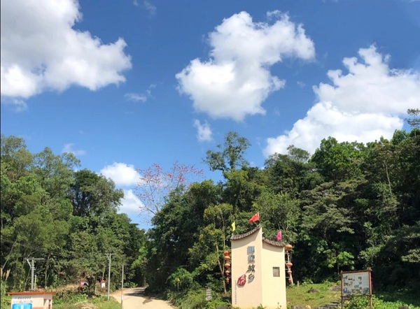 海南游览景点-屯昌油画村